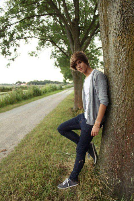 วัยรุ่นฝรั่ง หล่อๆดูดี เหมาะกับคนดีๆอย่างนู๋มากค่ะ คริคริ ^o^