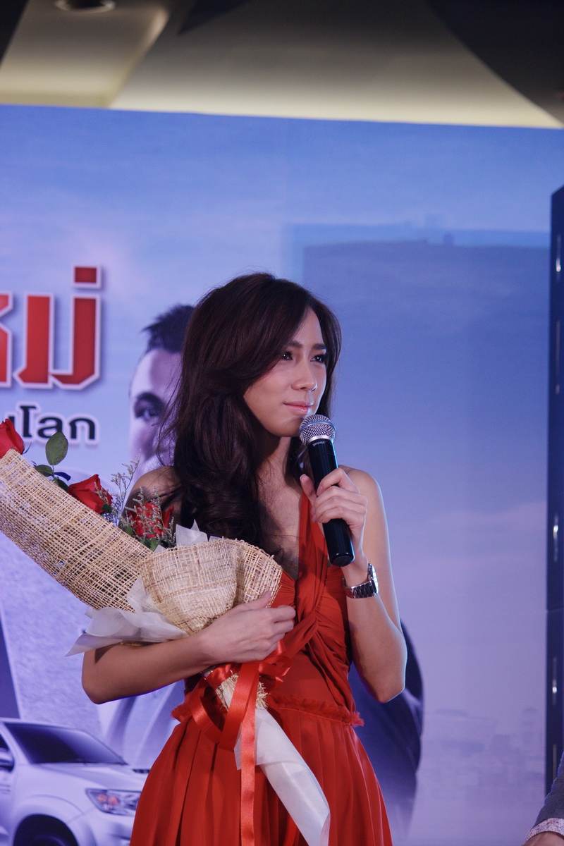 "อั้ม พัชราภา"กับความสวยที่หาใครเทียบยาก!!!