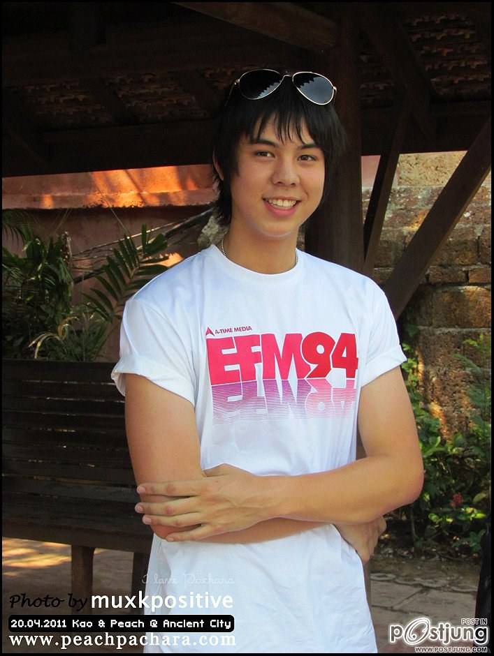 "ลูกพีช"  พชร  จิราธิวัฒน์