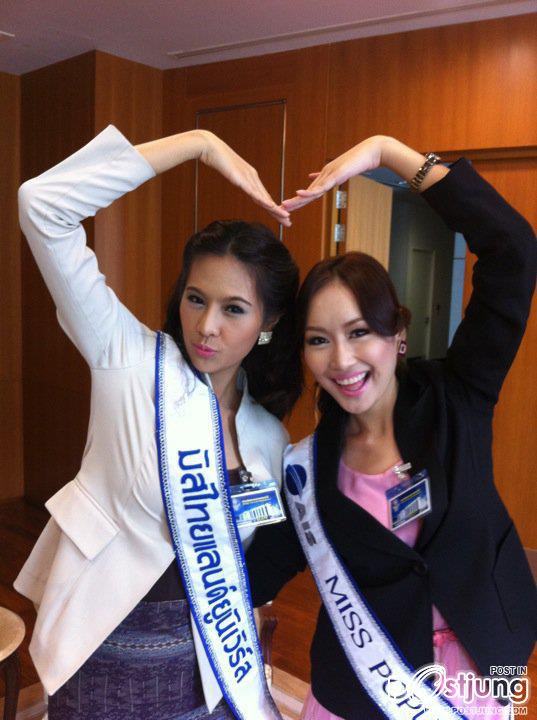 ฟ้า และคณะมิสไทยแลนด์ยูนิเวิร์ส 2554