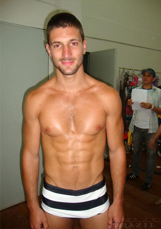 นายแบบ 018