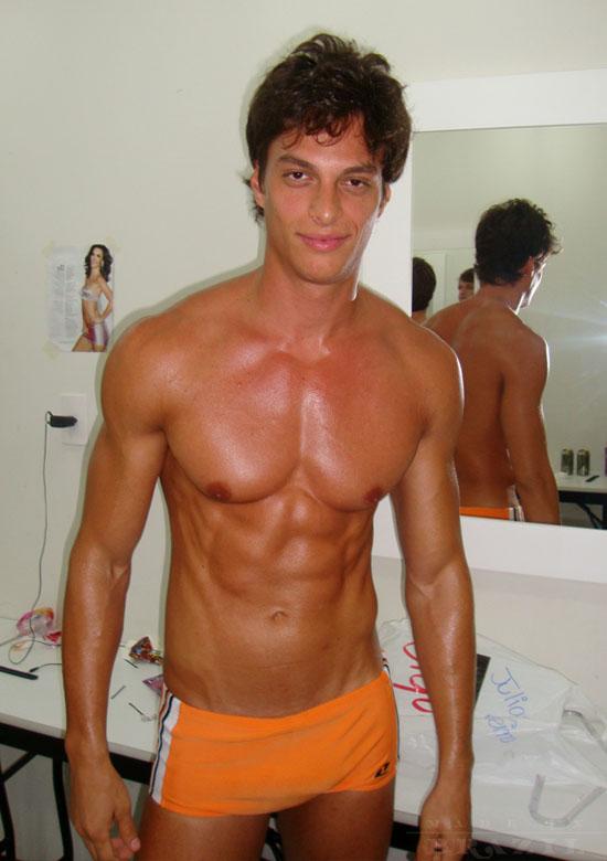 นายแบบ 018