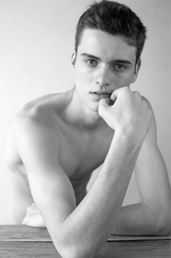 นายแบบ 018