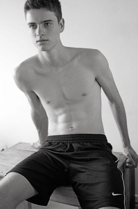 นายแบบ 018