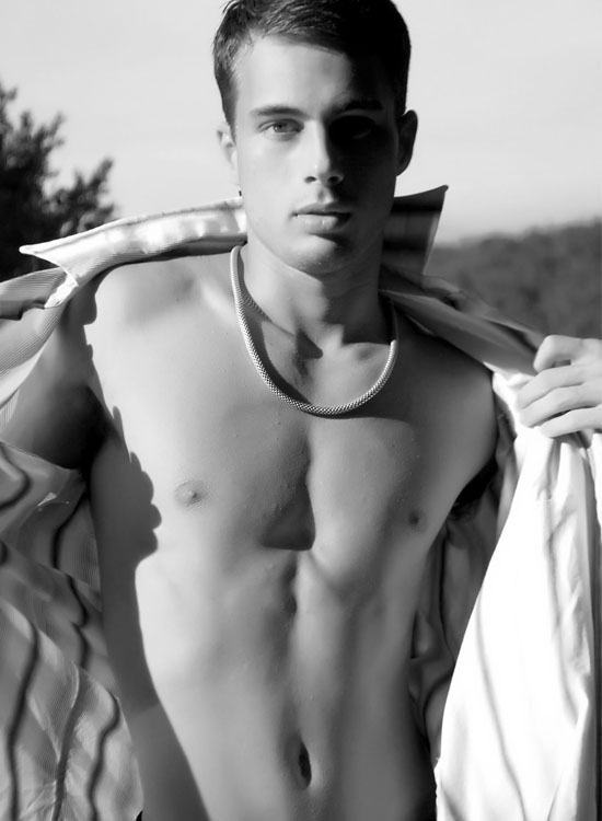 นายแบบ 019