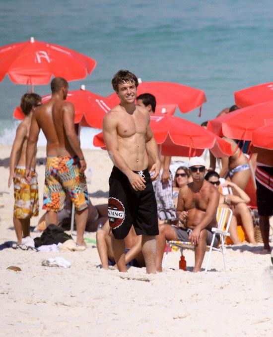 นายแบบ 019