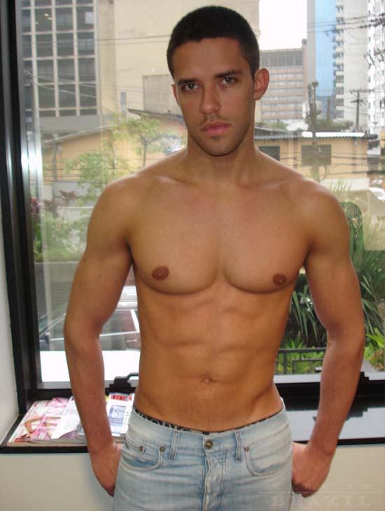 นายแบบ 019