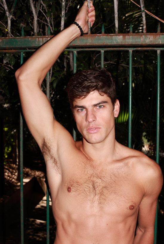 นายแบบ 019