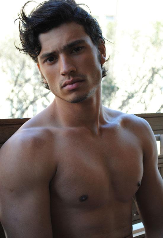 นายแบบ 019