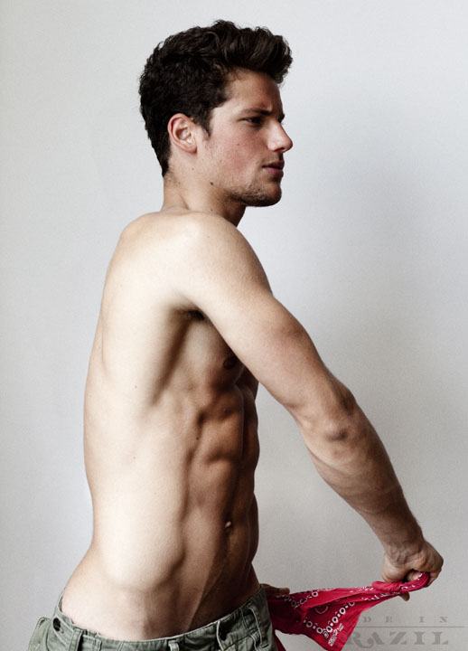 นายแบบ 020