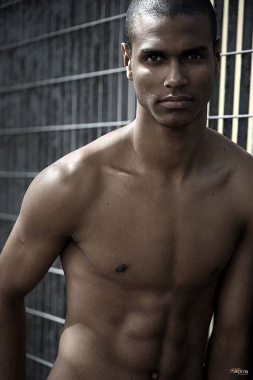 นายแบบ 022