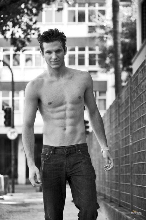 นายแบบ 022