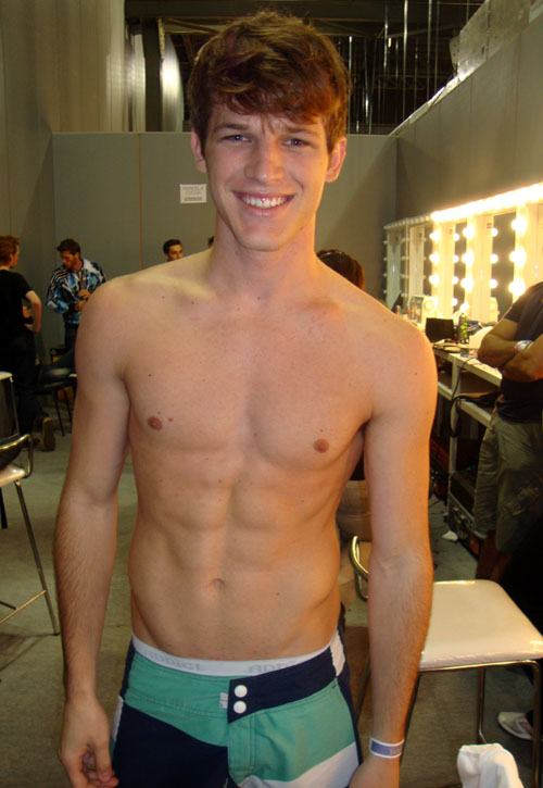 นายแบบ 022