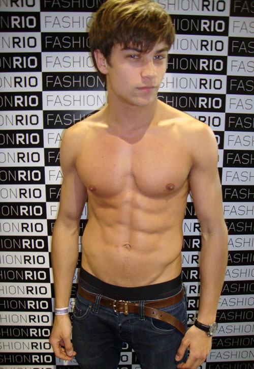 นายแบบ 022