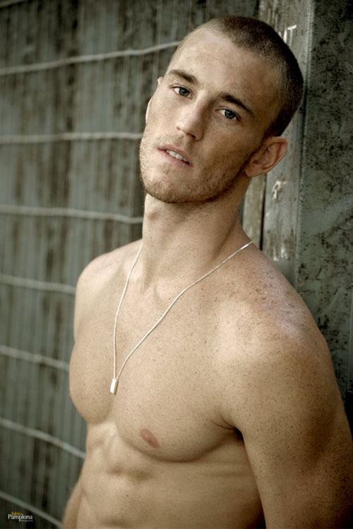 นายแบบ 022