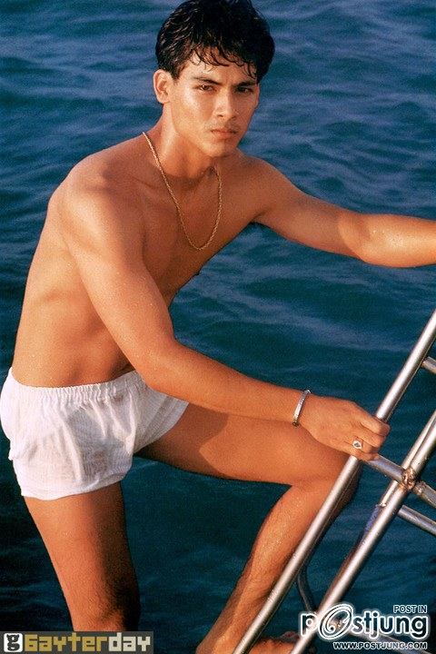 ย้อนหลังนายแบบเก่าครับ แต่ยังหล่ออยู่