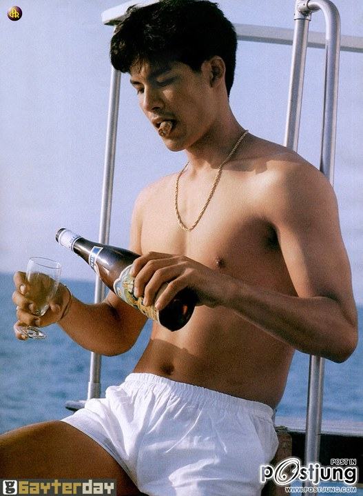 ย้อนหลังนายแบบเก่าครับ แต่ยังหล่ออยู่