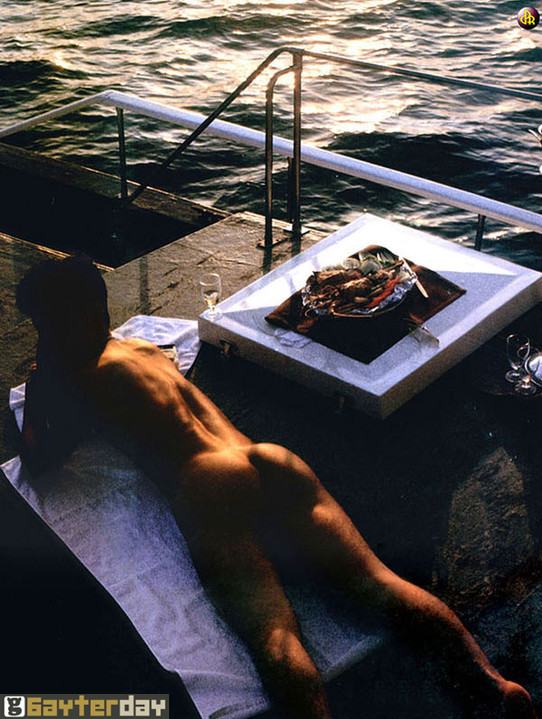 ย้อนหลังนายแบบเก่าครับ แต่ยังหล่ออยู่