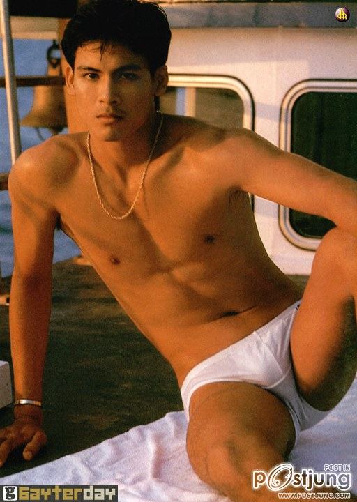 ย้อนหลังนายแบบเก่าครับ แต่ยังหล่ออยู่