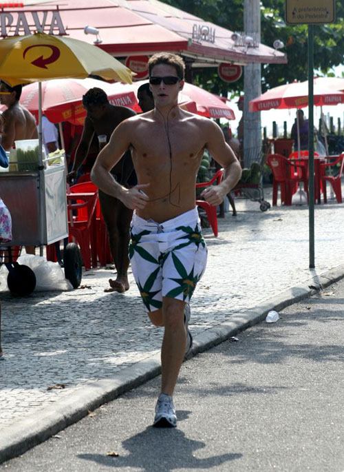 นายแบบ 030