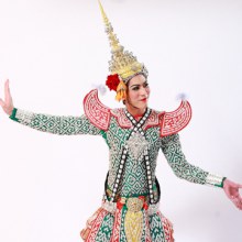 ดาราหนุ่มกับชุดไทยค่ะ