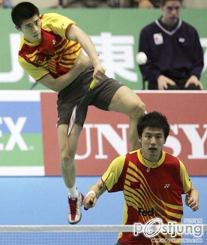 นักแบดจีนคู่นี่ หล่อน่ากินทั้งคู่ค่ะ ไม่รู้แอบกินกันเองบ้างรึเปล่า