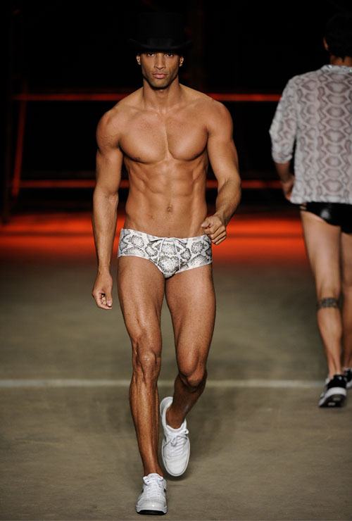 นายแบบ 041