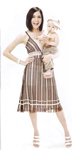 พลอย ชิดจันทร์ กับครอบครัวที่ น่ารัก