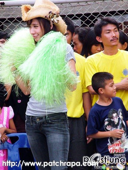 อั้ม พัชราภา ไม่โป๊ ! กล้องก็ตามถ่ายเพียบ! หน้าสด เสื้อยืด ก็สวยที่สุด