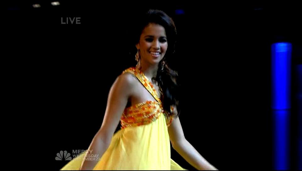 นั่นแน่ แฮ่ ๆ ต้อยเจอกล้องแล้วค่ะ ต้อยยิ้มให้เค้า