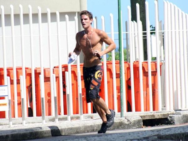 นายแบบ 045