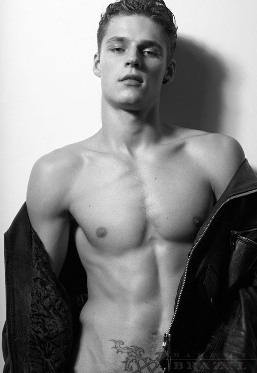 นายแบบ 048