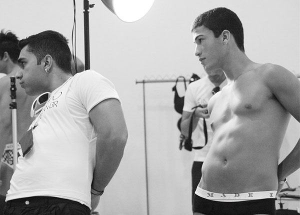 นายแบบ 049