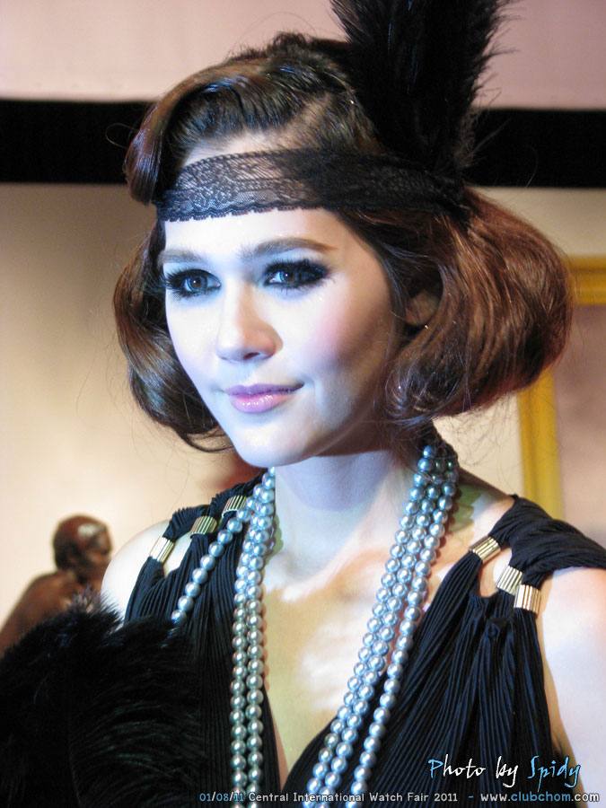 ชมพู่ อารยา เปิดตัวนาฬิกาสุดอลังการ