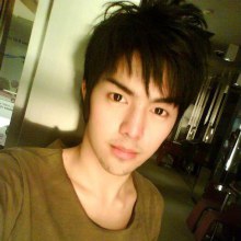 ใครรู้จักคนในรูปบ้าง