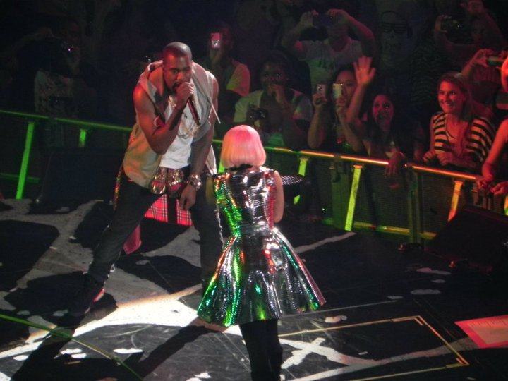 Britney Spears - Femme Fatale Tour - Uniondale NY,Aug 2 รอบที่ยี่สิบหก เจสันขึ้นมาด้วย**