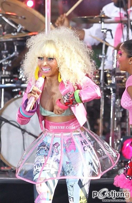 Nicki Minaj นมหก
