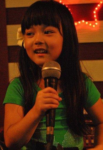 น้องใยไหม สาวน้อยสุดน่ารัก