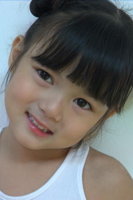 น้องใยไหม สาวน้อยสุดน่ารัก