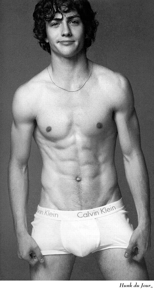 นายแบบ 057