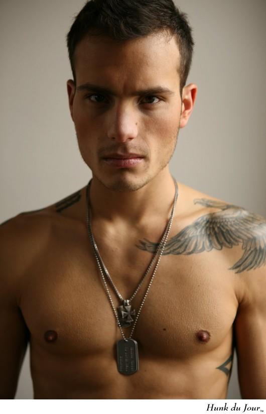 นายแบบ 057