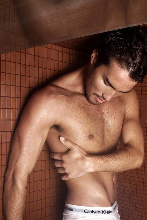 หนุ่มลูกครึ่งอเมริกัน