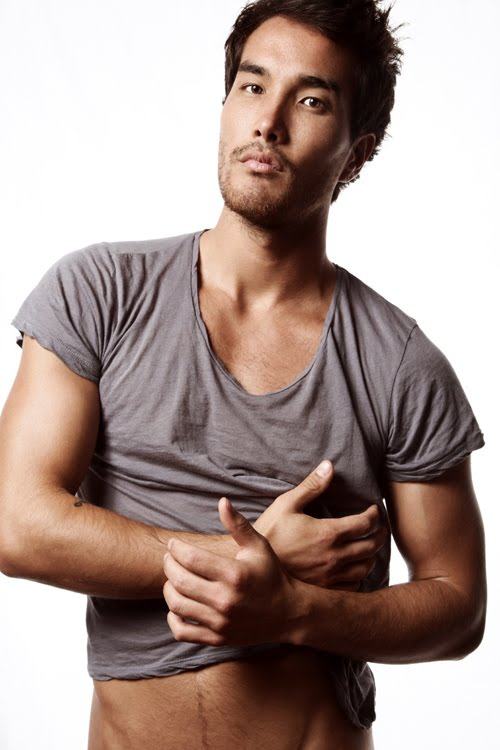 หนุ่มลูกครึ่งอเมริกัน