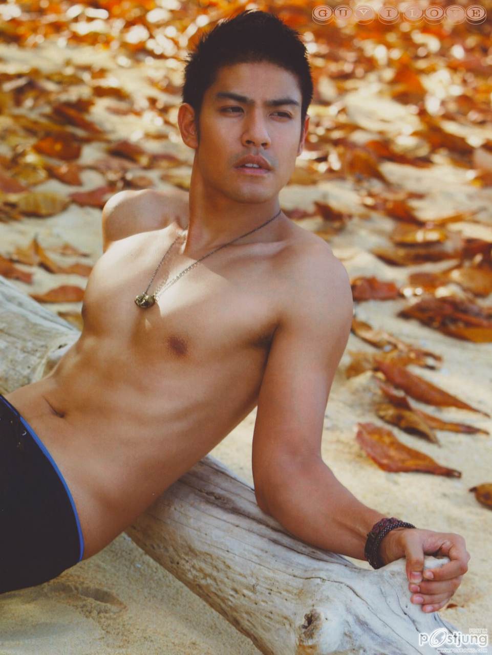 พระเอกหล่อล่ำเหมาะกับพวกเขาหรือยัง