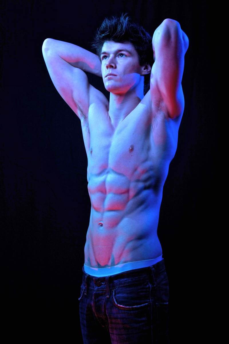 เสิร์ฟฝรั่งหล่อน่ารัก