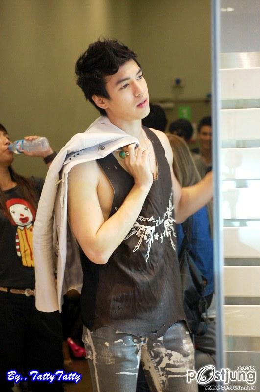 พี่แม็ค หรือ พี่นนท์