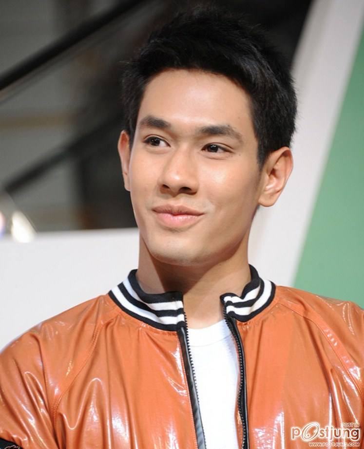 อ๋อมหล่อยิ้มละลายๆๆๆ