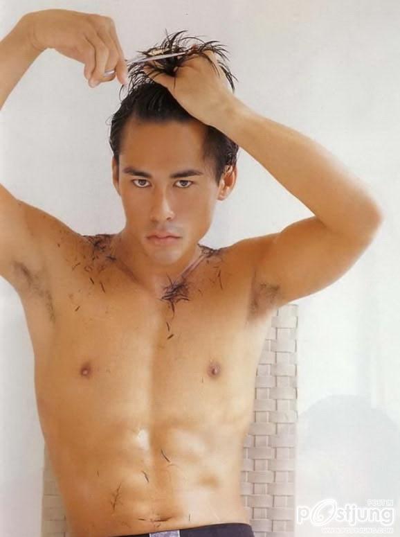 ขาวล่ำๆเอาอยู่มั๊ยยย