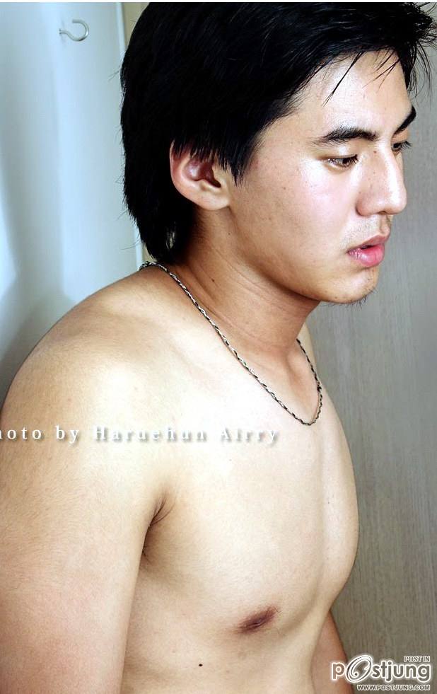 ขาวล่ำๆเอาอยู่มั๊ยยย