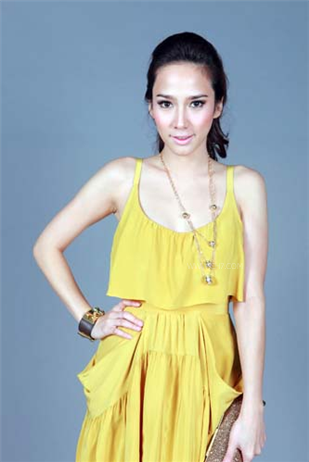 อยากทราบวิธีทาปากแบบอั้มค่ะ (ว้อนน!)